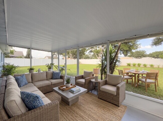Building Photo - 3 Bed | 2 Bath | 1,200 Sq Ft Single-Family Home  RENT NOW WITH ZERO DEPOSIT on a 12-month lease!