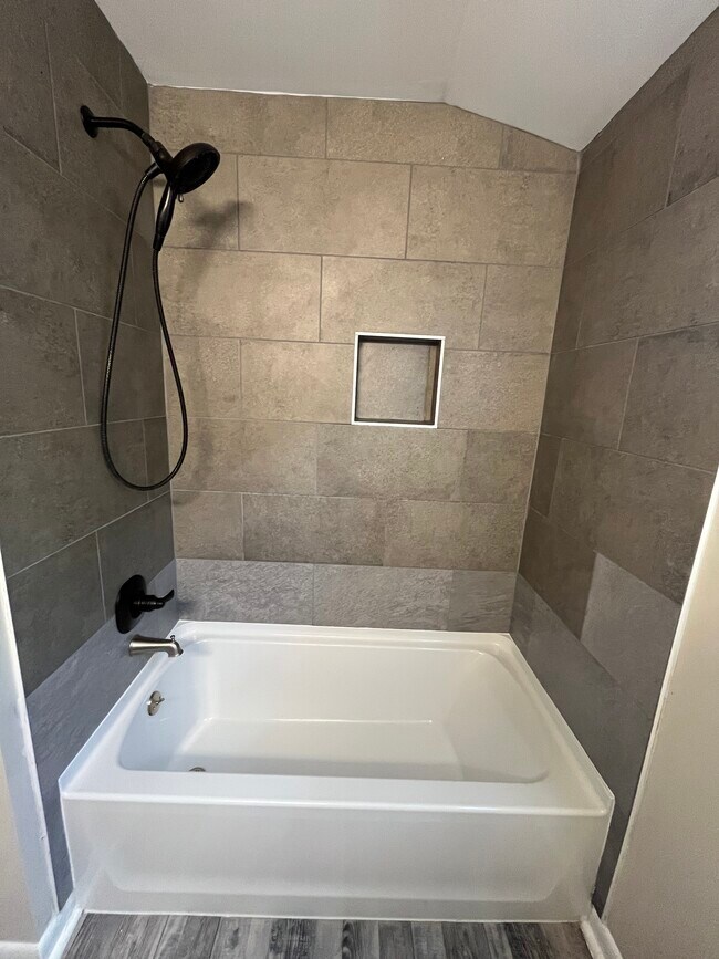 2nd full bath - 5206 Monticello Ave