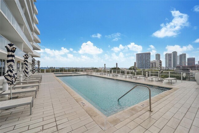 Building Photo - 4250 Biscayne Blvd