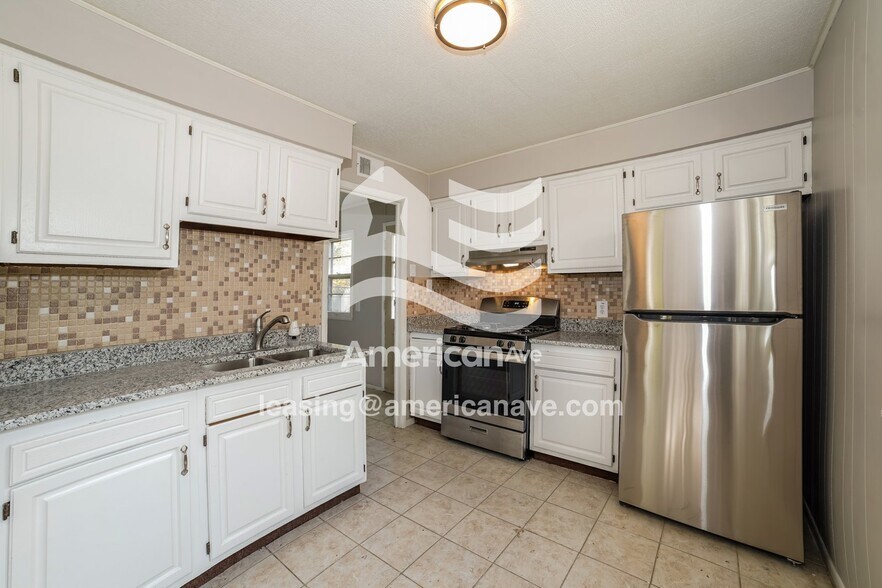 Building Photo - 2920 N Mission Rd