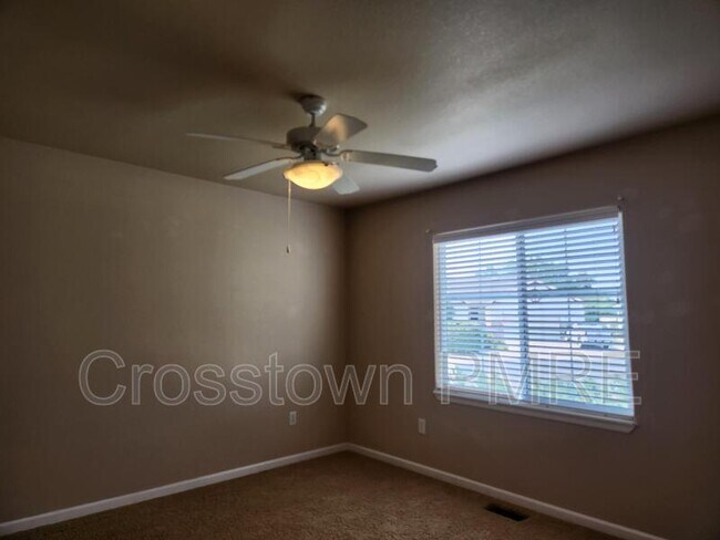 Building Photo - 157 Beacon Way