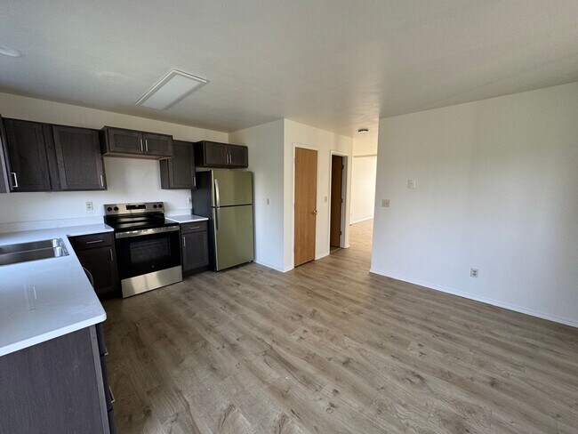 Building Photo - FULLY GUTTED & RENOVATED 4-Bedroom Condo N...