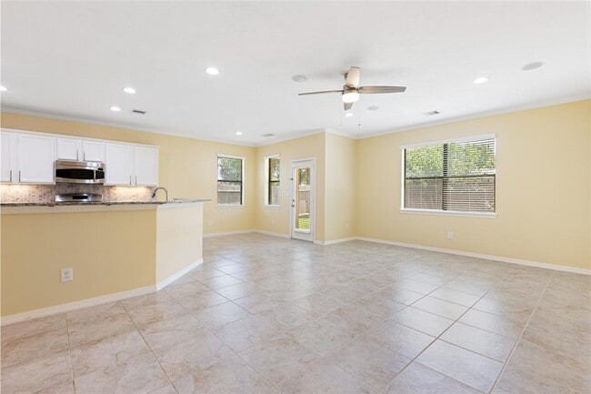 Building Photo - 1240 Pisana