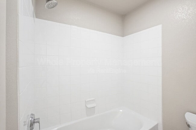 Building Photo - 5829 N Beeler St