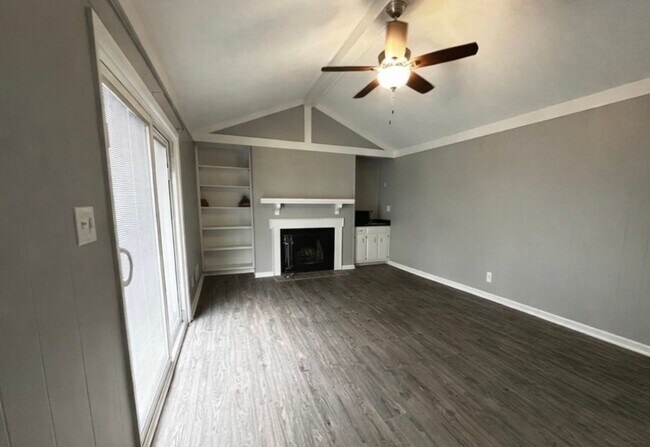 Building Photo - 3BR/2BA Home For Rent in Jtown!
