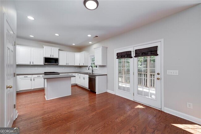 Building Photo - 1120 Bagwell Dr NW