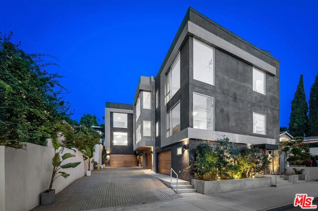 Building Photo - 1264 Hyperion Ave
