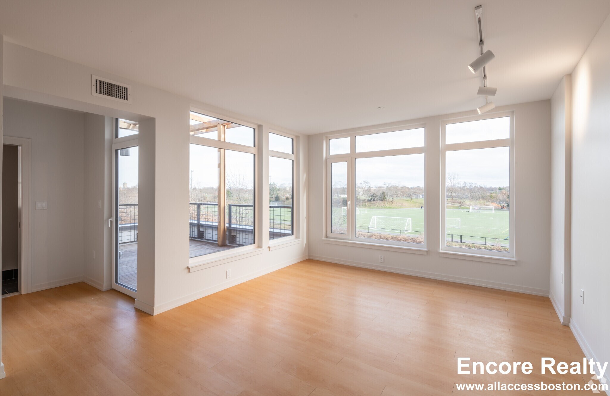 Building Photo - 77 New St