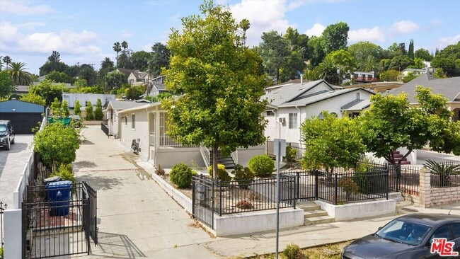 Building Photo - 6190 Mesa Ave