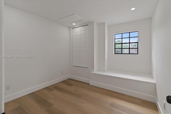 Building Photo - 1409 NW 44th St