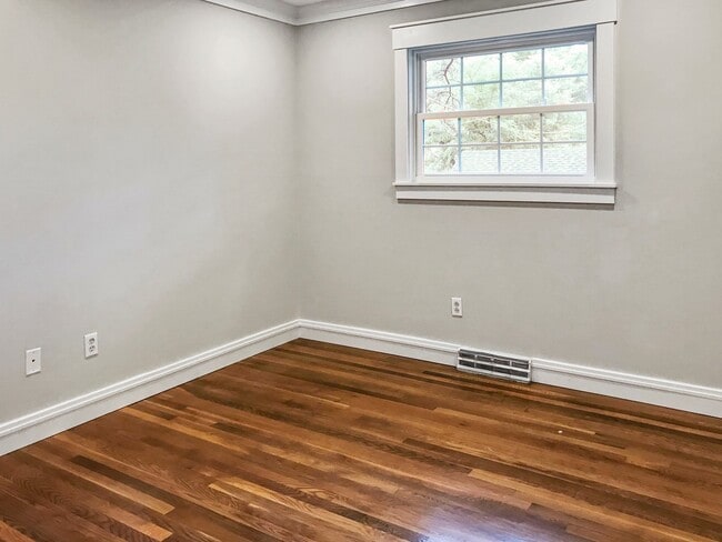 Building Photo - Updated 3 bedroom 1 bath rancher