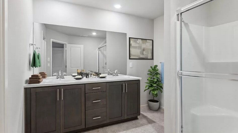 Building Photo - 4021 Village Center Dr SE