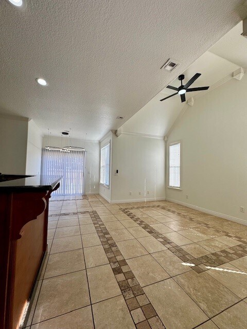 Building Photo - 601 Auburn St