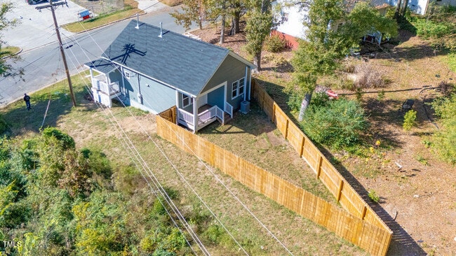 Building Photo - 831 Ridgeway Ave
