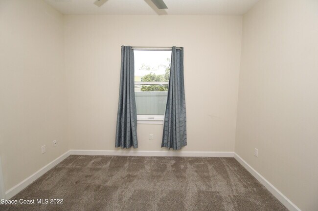 Building Photo - 2345 Pineapple Ave