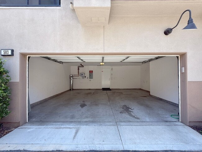 Building Photo - Modern Live/Work Loft In Sought After Depo...