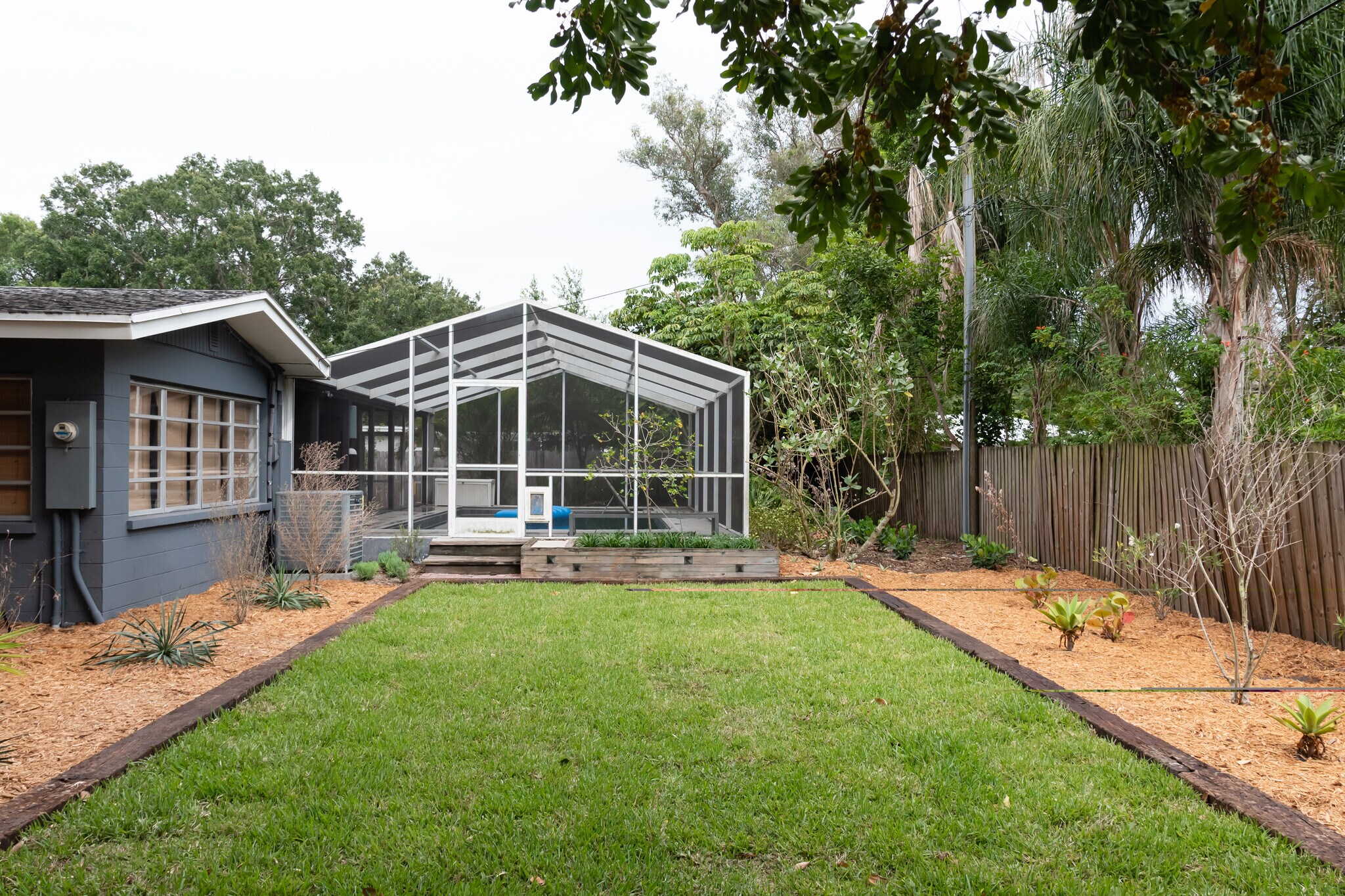 Building Photo - 2496 Wisteria St