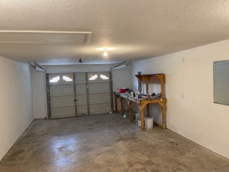 Building Photo - 5682 FL-20