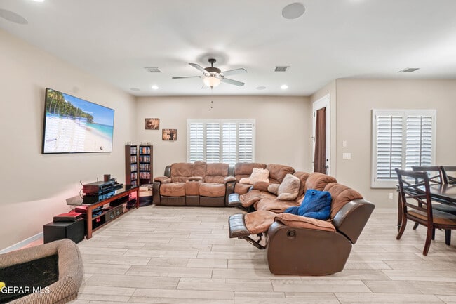 Building Photo - 14709 Tierra Garcia Dr