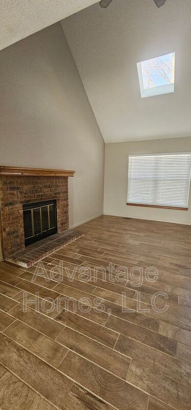 Building Photo - 11905 W 117th Terrace