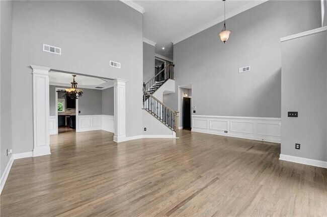 Building Photo - 3355 E Gate Dr