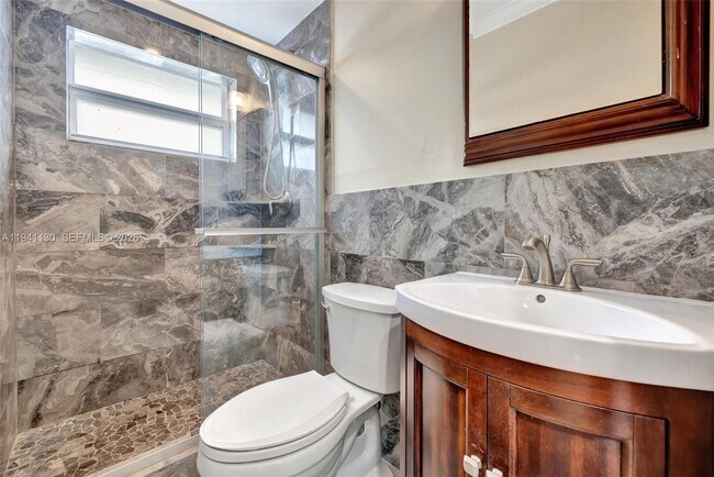 Building Photo - 3480 SW 20th St