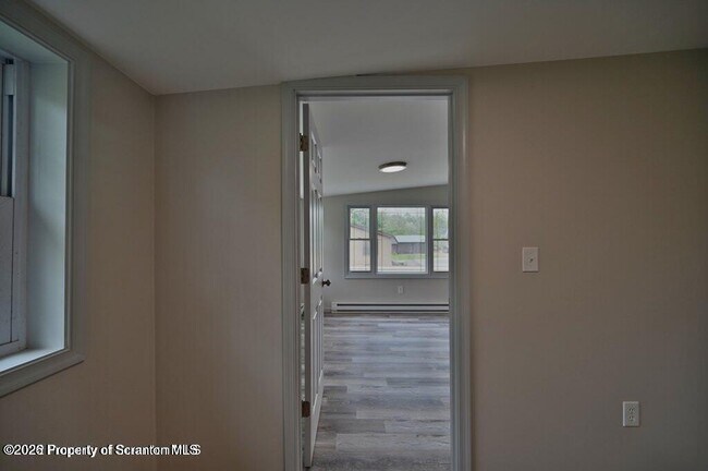 Building Photo - 200 Center St