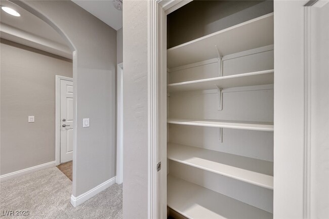 Building Photo - 589 Via Paladini