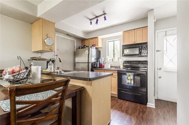 Building Photo - 644 Eastbrooke Ln