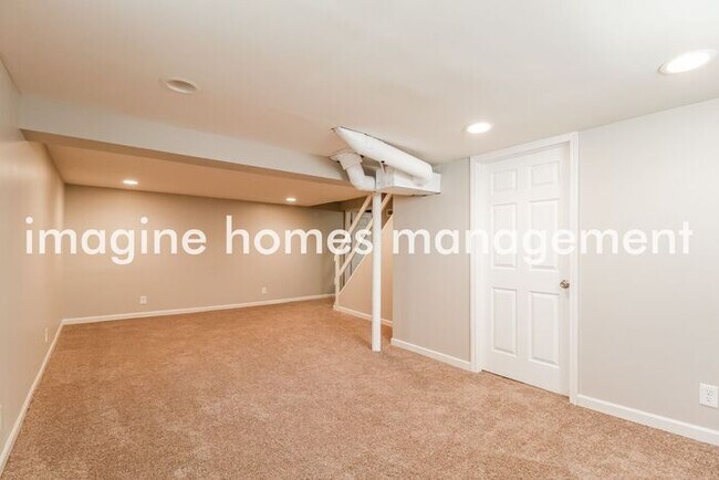 Building Photo - Charming 3 Bedroom, 2 Bath Home in Blue Ash!