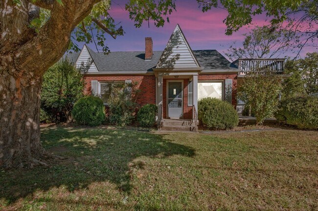 Building Photo - 223 Cumberland Dr