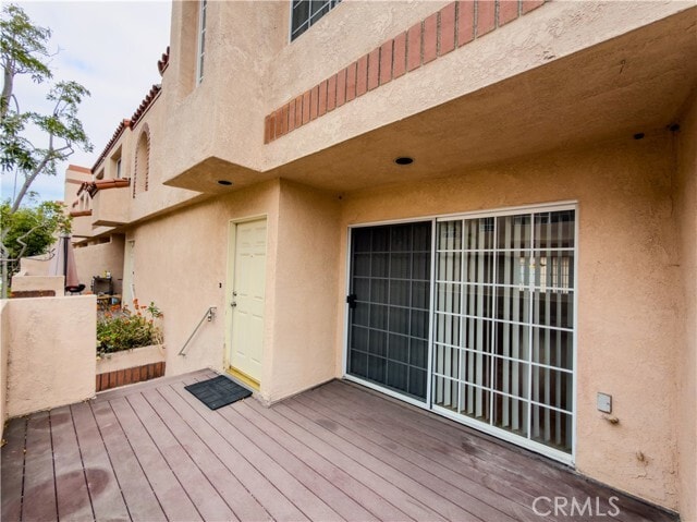 Building Photo - 3101 Plaza del Amo