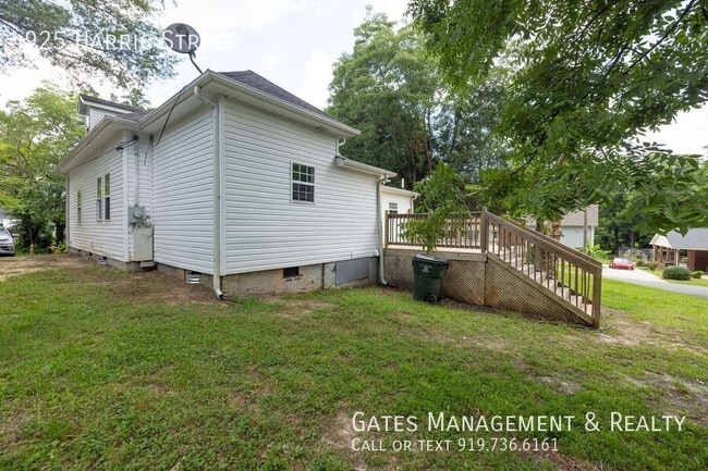 Building Photo - 925 Harris St