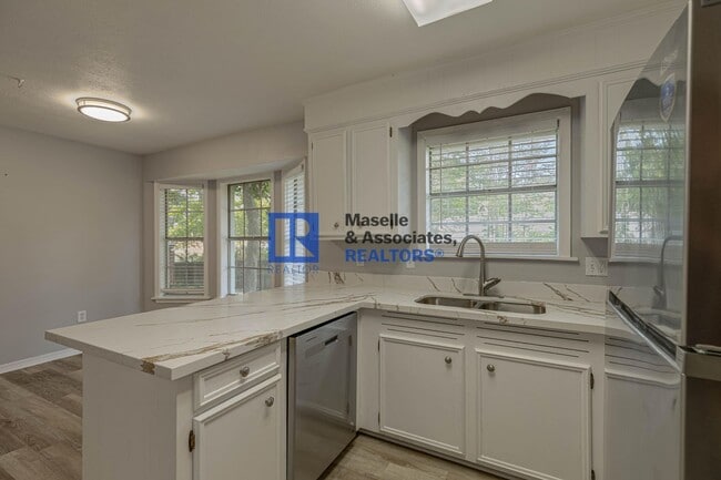 Building Photo - Charming 4-Bed, 2.5-Bath Home in the Heart...