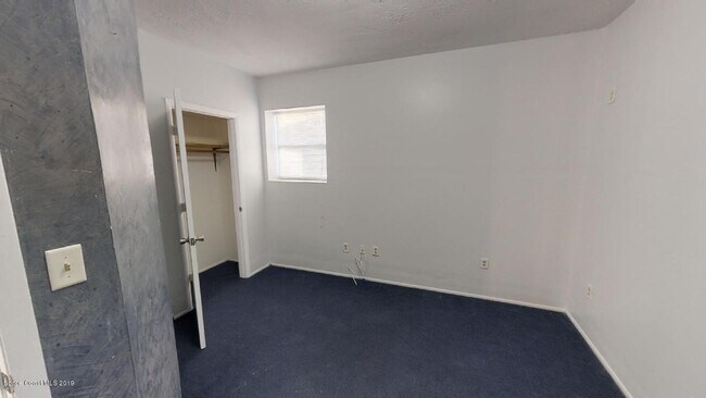 Building Photo - 449 N Waterway Dr