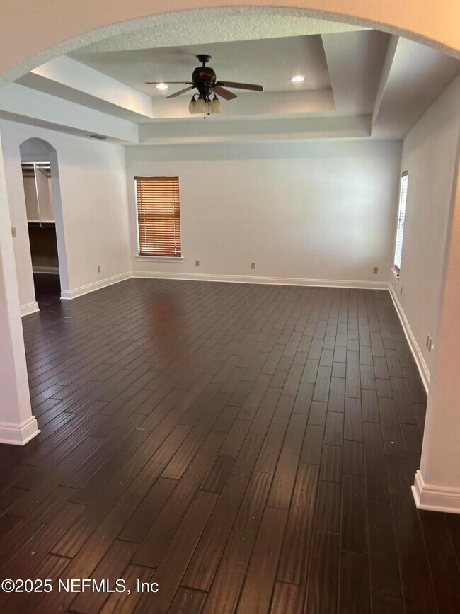 Building Photo - 1613 Fairway Ridge Dr