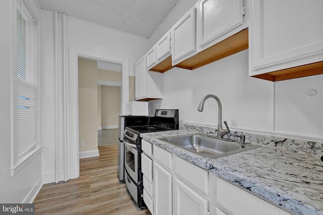Building Photo - 2203 Edmondson Ave