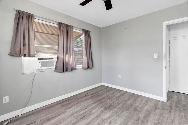 Building Photo - 813 9th N Ave