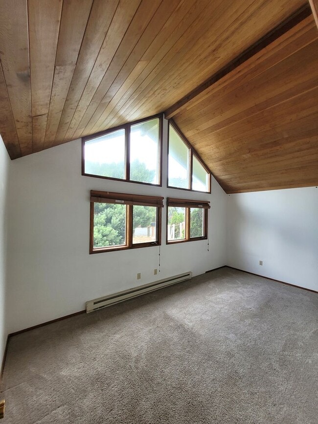 Building Photo - 5507 Haida Way