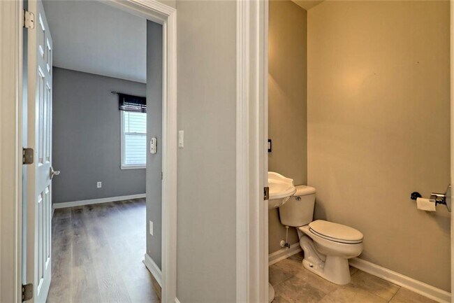 Building Photo - 5145 Fieldgate Ridge Dr