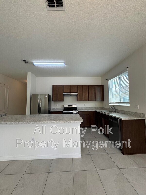 Building Photo - 7163 Cruz Ct