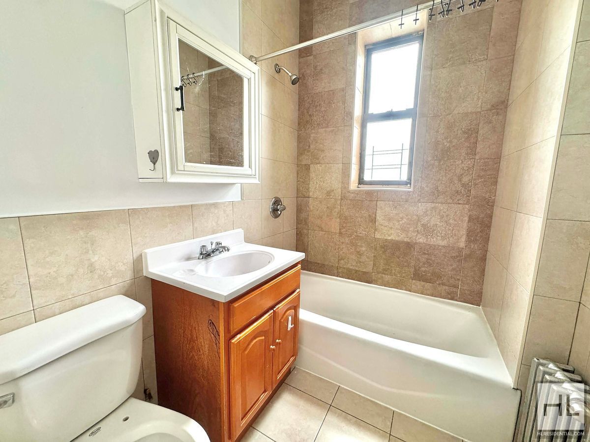 Building Photo - BAY 22 STREET