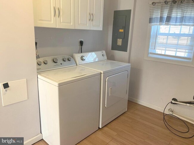 Building Photo - 781 Powhatan Beach Rd