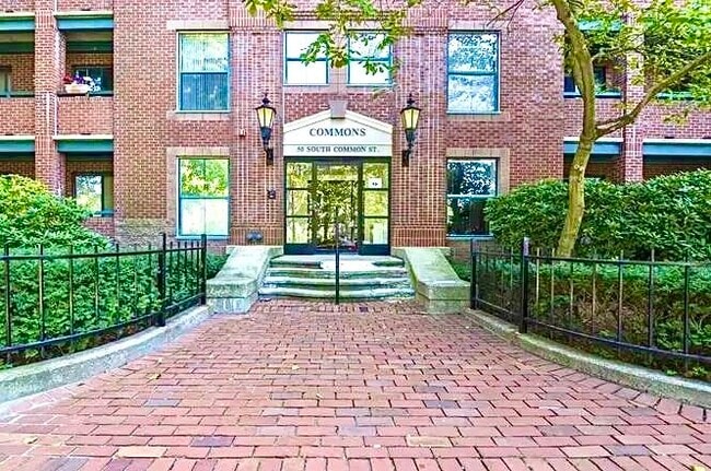 Building Photo - 50 S Common St