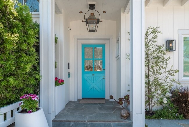 Building Photo - 3403 Laurel Ave