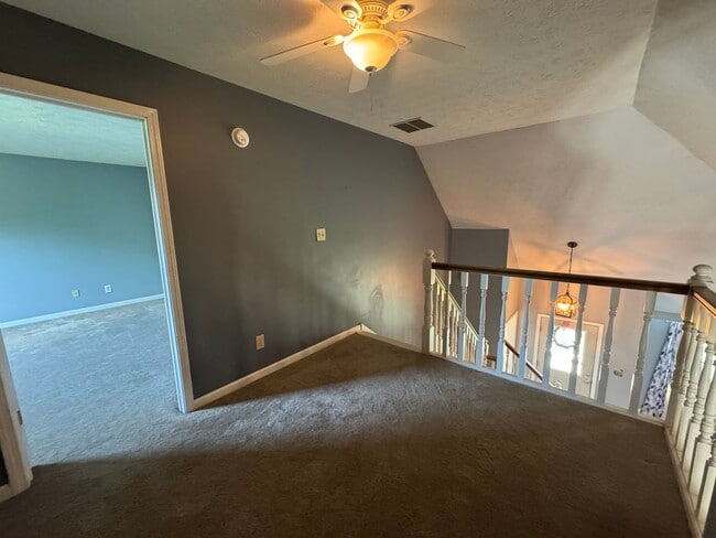 Building Photo - 1049 Mustang Ct