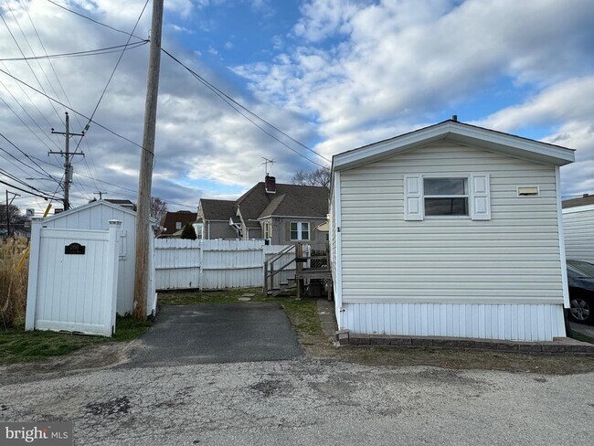 Building Photo - 2950 Concord Rd