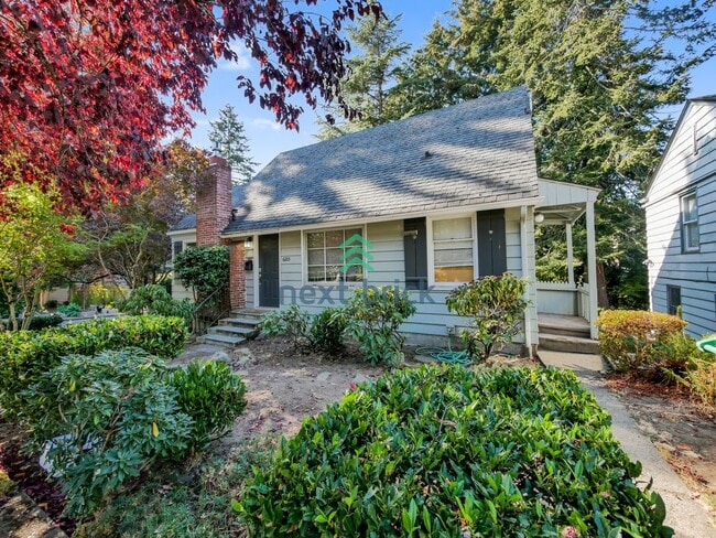 Building Photo - 5 BED & 2.5 BATH SINGLE FAMILY HOUSE FOR RENT