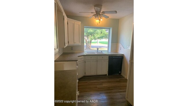 Building Photo - 3414 Meadow Dr