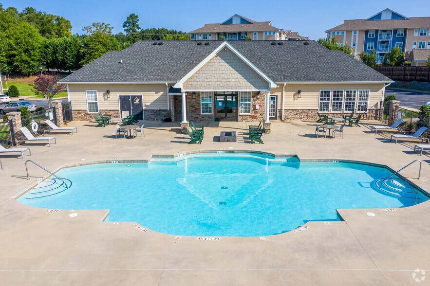 Pool Area - Commons at Fort Mill